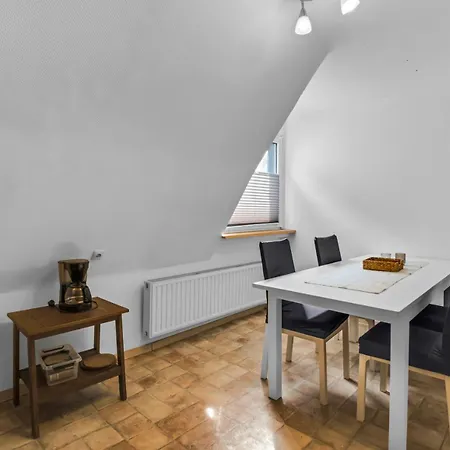 24-7 Living - * Unna