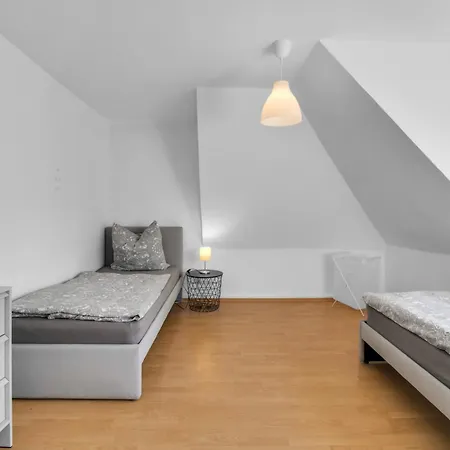 24-7 Living - Apartment *