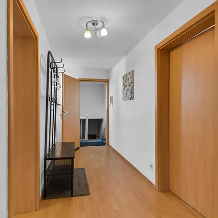 24-7 Living - Apartment *